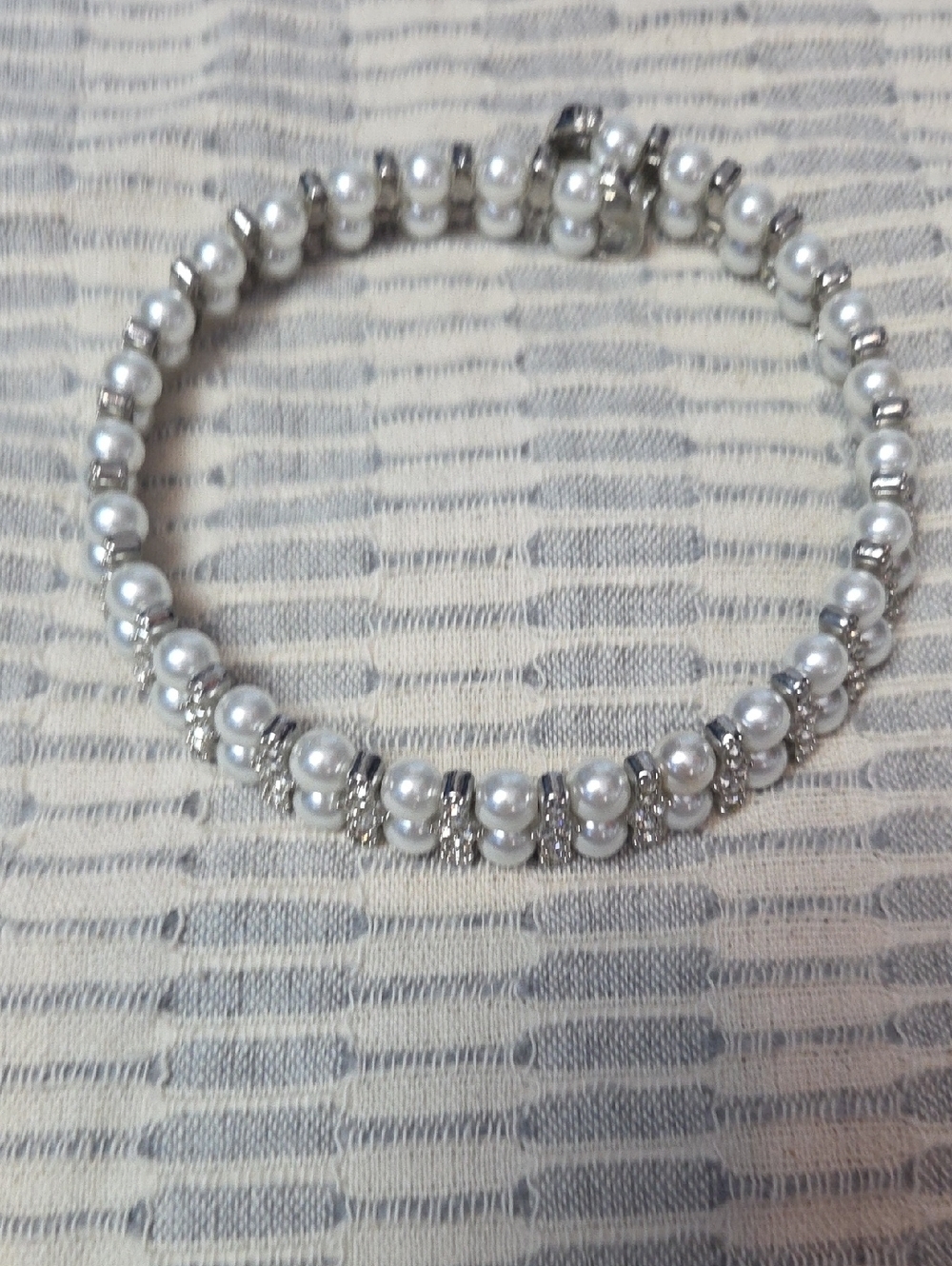 Vintage White Pearl and Silver Accent Bracelet - Women Jewelry